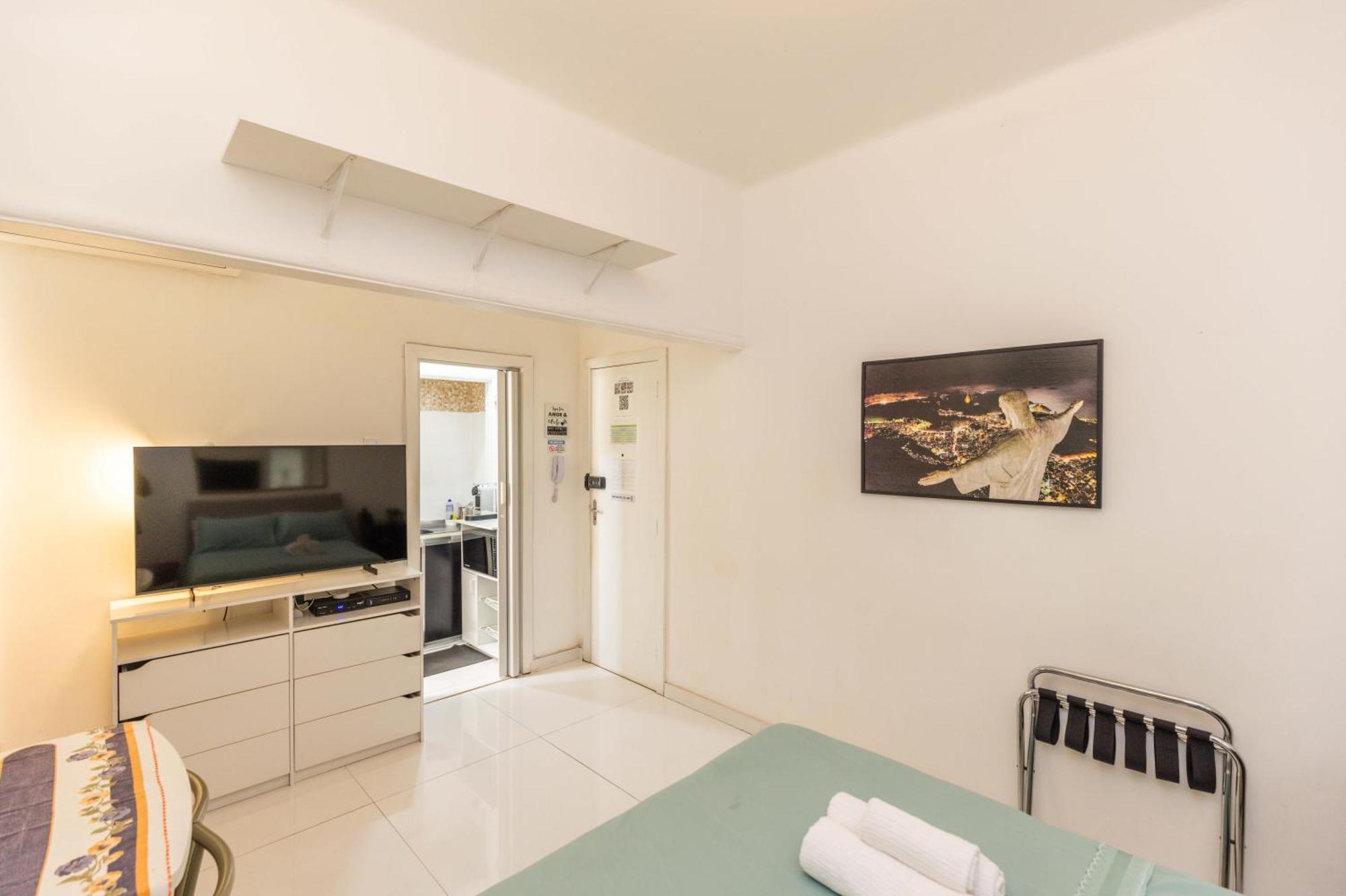 Apartamento 205 *